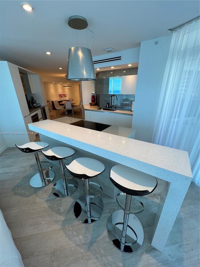 Building Photo - 6301 Collins Ave