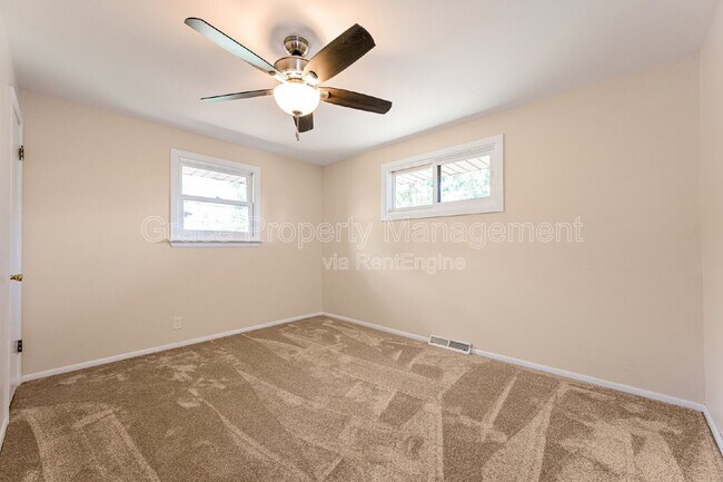 Building Photo - 270 Beryl Way