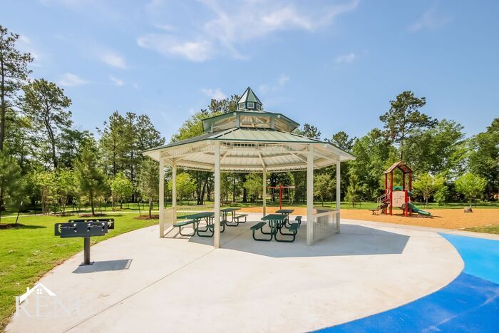 Building Photo - 10417 Sweetwater Creek Dr