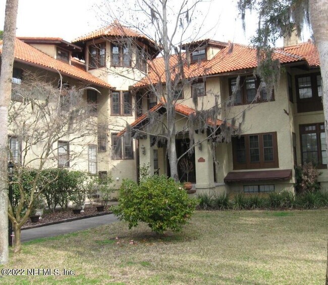 Primary Photo - 212 St Johns Ave