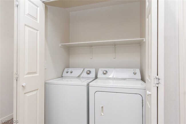 Building Photo - 252 Horizon Pointe Cir