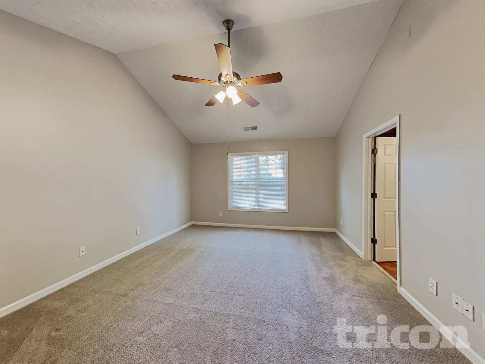 Building Photo - 2143 Oakland Farm Dr