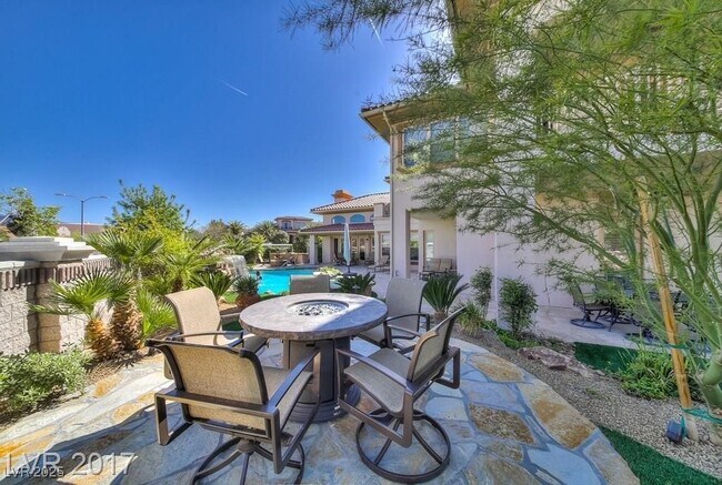 Building Photo - 1340 Dilevante Dr