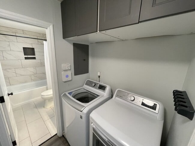 Building Photo - 4804 Hoyle Dr