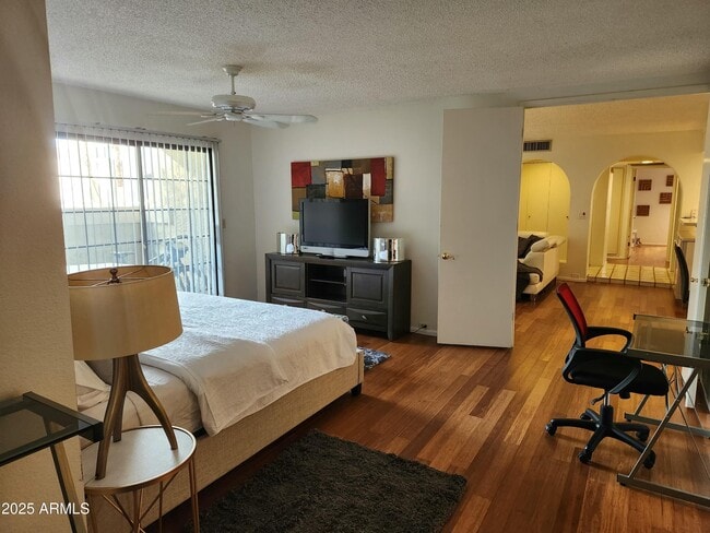 Building Photo - 7557 N Dreamy Draw Dr