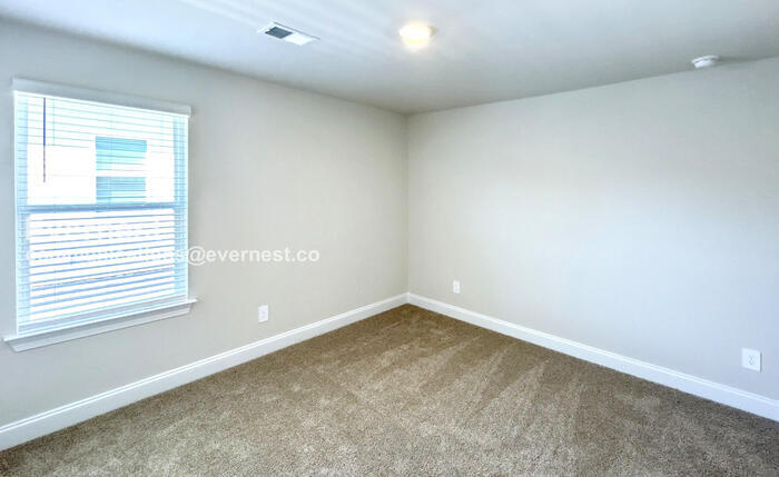 Building Photo - 4597 Winslet Dr