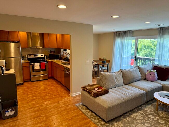 Building Photo - 835 Waterview Cir