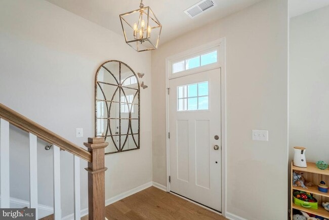 Building Photo - 813 Sawback Sq NE