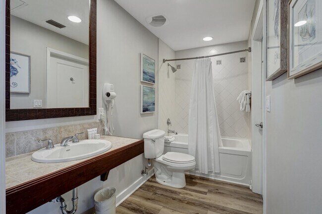 Building Photo - 5002 S Sandestin Blvd