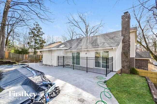 Building Photo - 8568 Kettering Dr