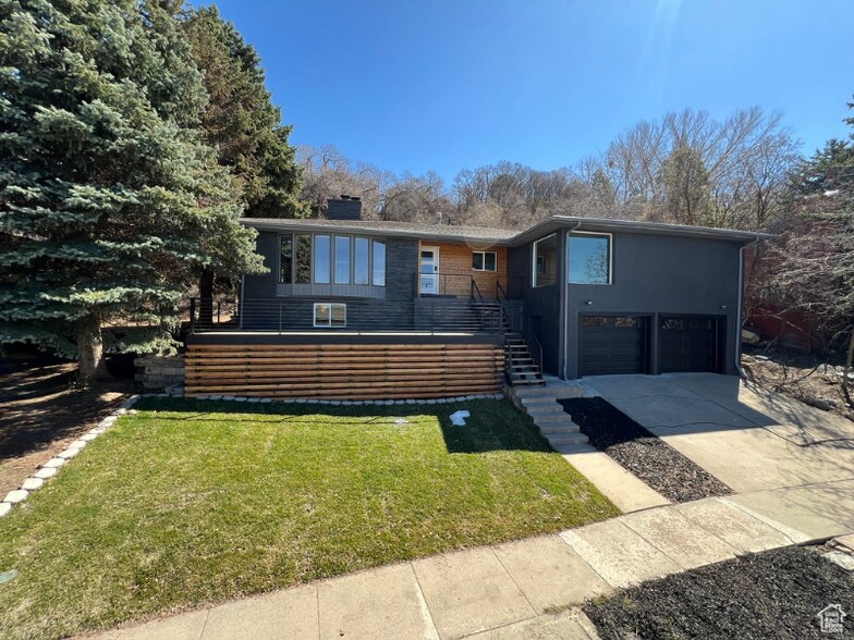 Primary Photo - 552 Chelsea Dr