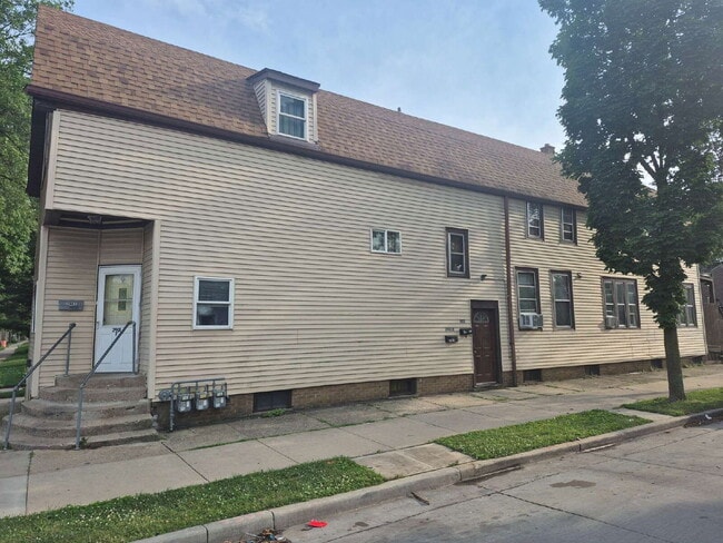 Building Photo - 2901 S 8th St