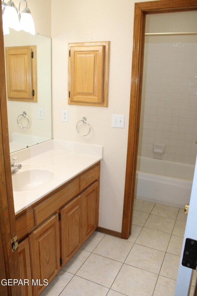 Building Photo - 4113 Loma Rosada Dr