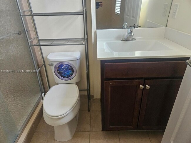 Building Photo - 142 SE 28th Ter