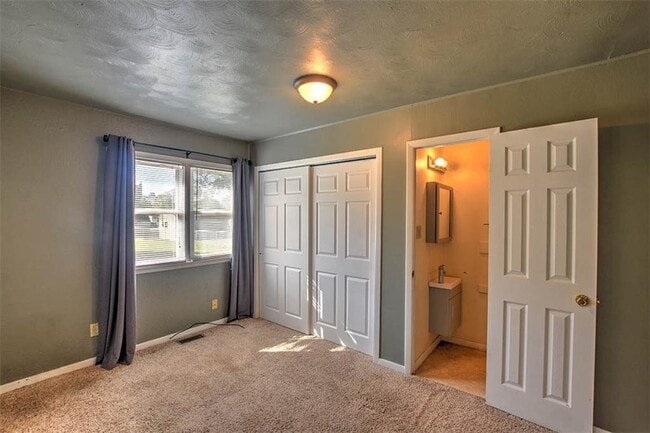 Building Photo - 11 Nolen Dr