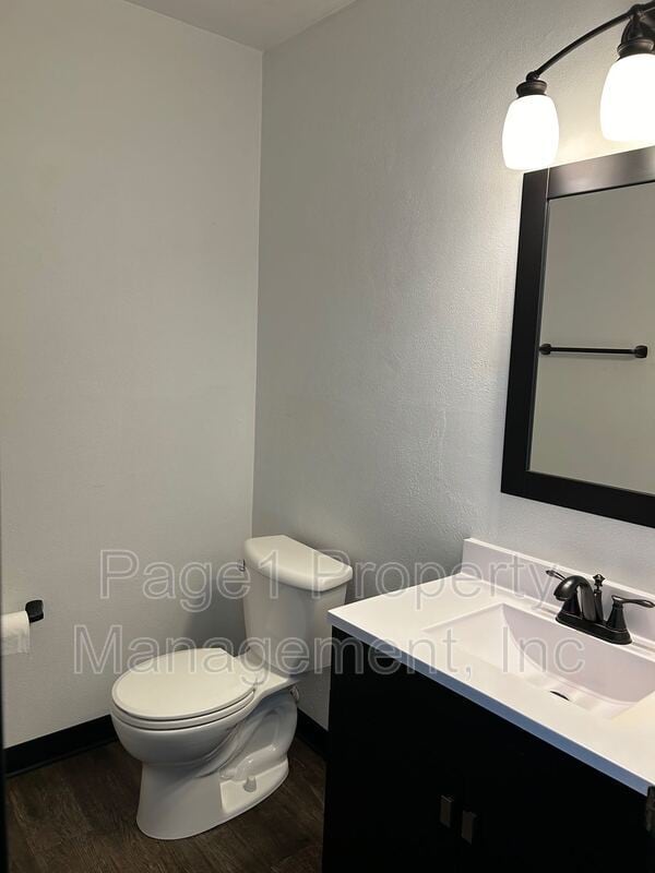 Building Photo - 2915 Grinnell Dr