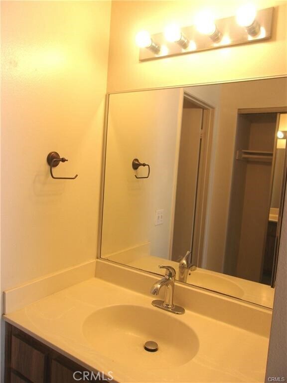 Building Photo - 680 Golden Springs Dr