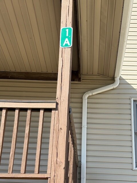 Building Photo - 5267 Center Rd