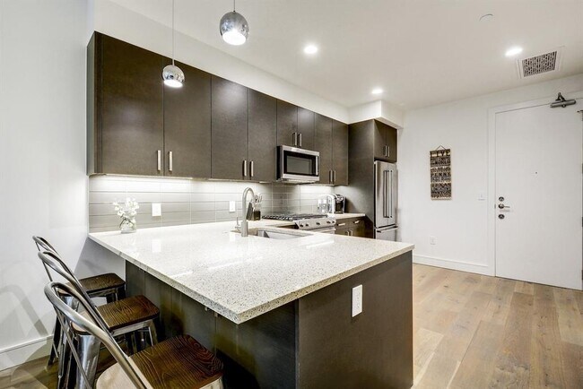 Building Photo - 222 West Ave