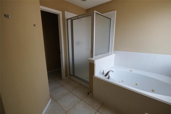 Building Photo - 2714 Cliffdale St