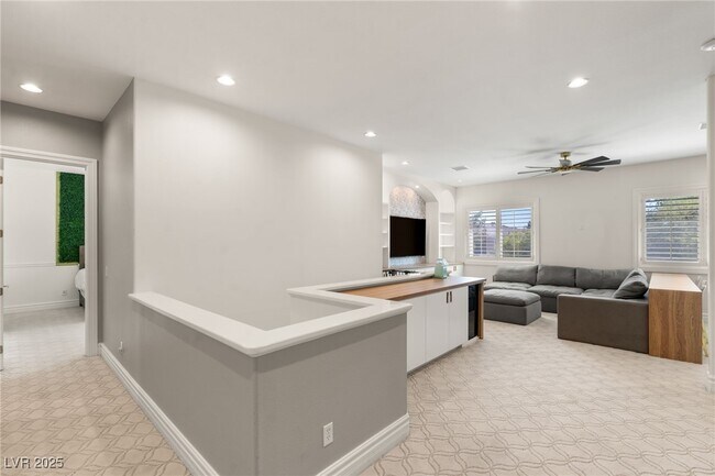 Building Photo - 2272 Coral Ridge Ave