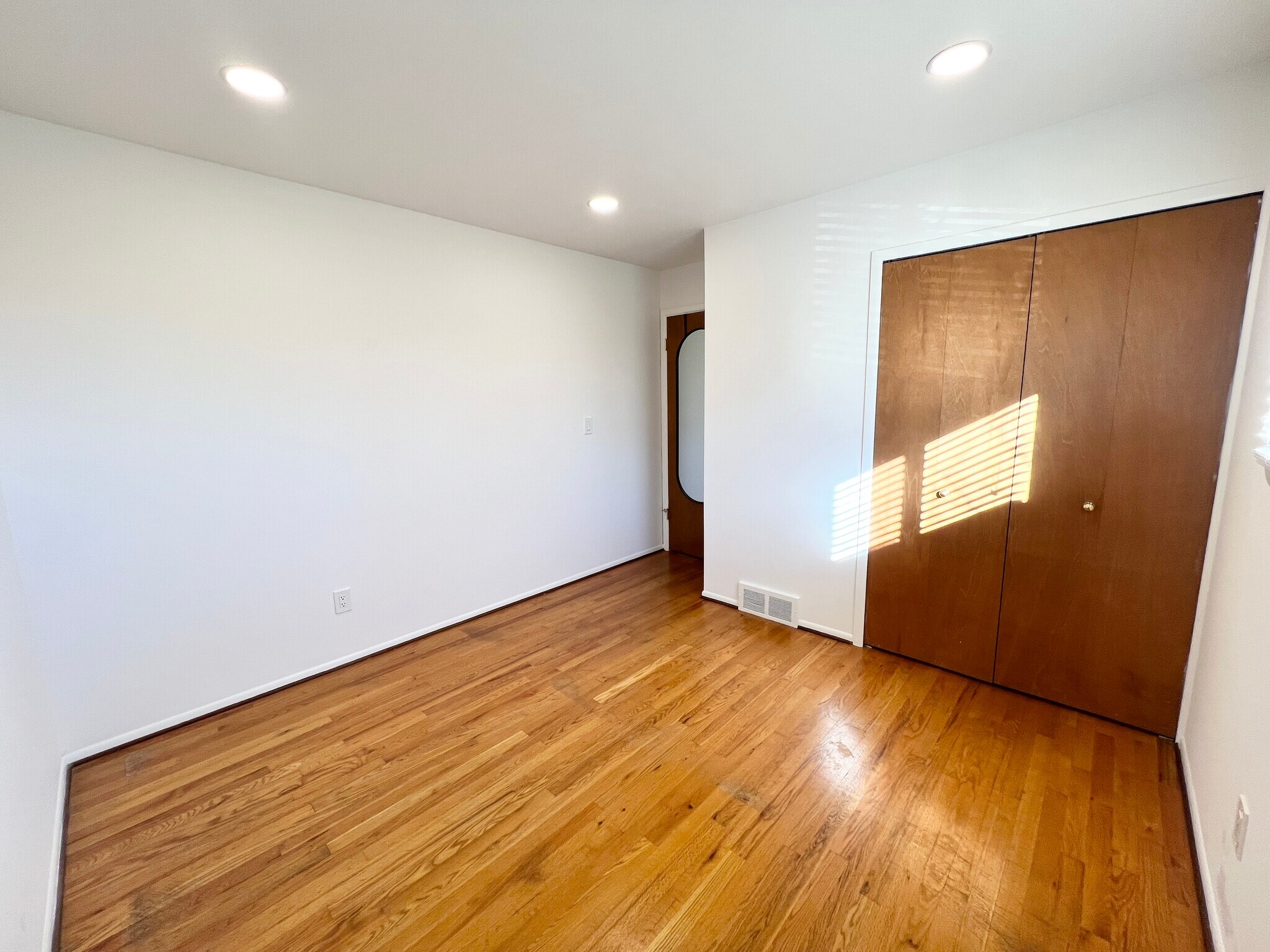 Building Photo - 30541 McGrath Dr