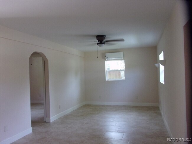 Building Photo - 215 N Wheeler Ave