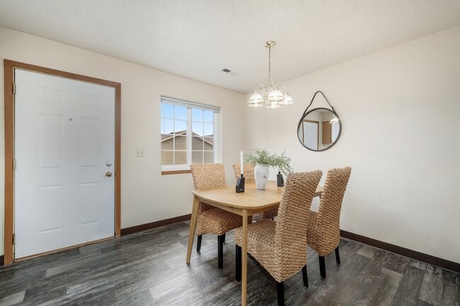 Building Photo - Eastpointe Townhomes