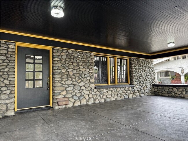 Building Photo - 310 N Alexander St