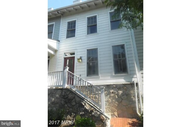 Primary Photo - 1308 N Danville St
