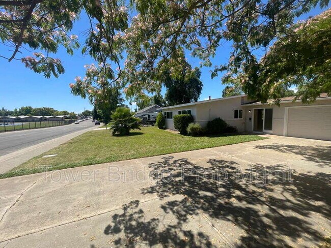 Building Photo - 8255 Oahu Dr