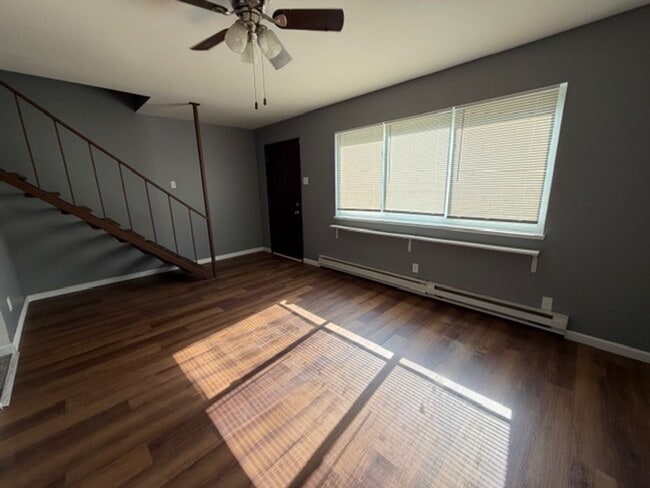 Building Photo - Newly renovated Town House for Rent 3Br / 2 Ba Section 8 Welcome !