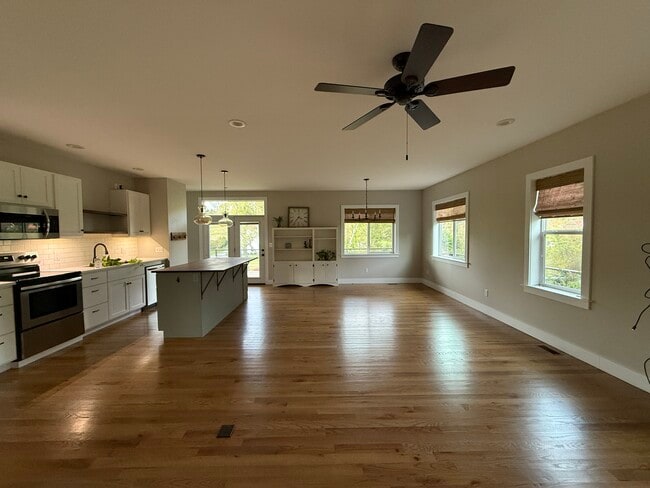 Building Photo - 97 Mulligan Dr