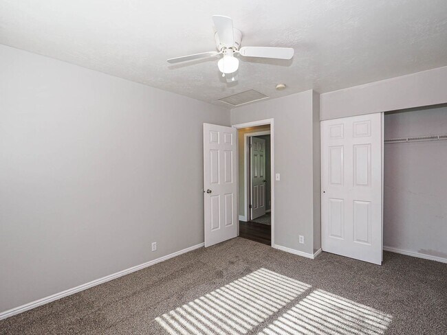 Building Photo - Beautiful House in West Jordan