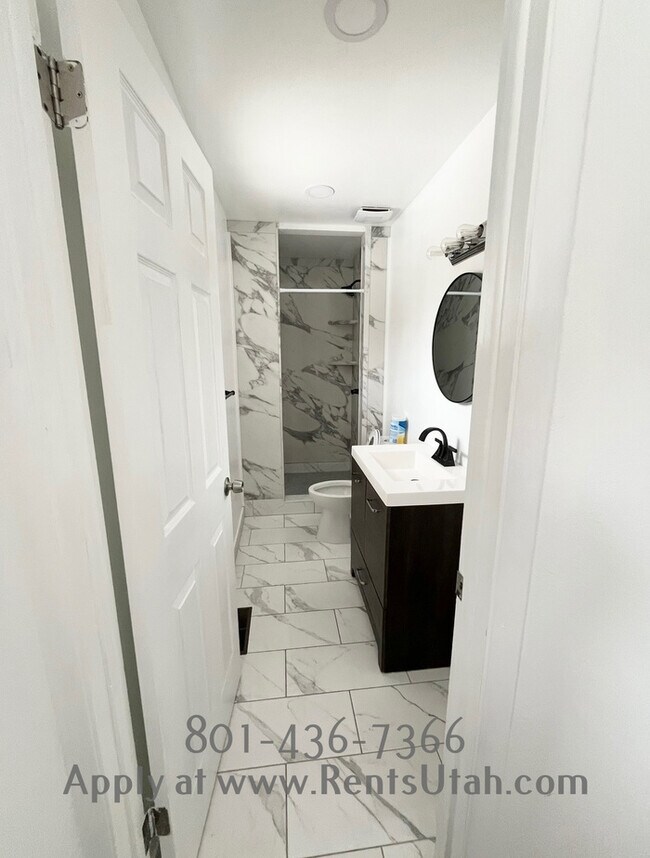 Building Photo - Provo Townhome