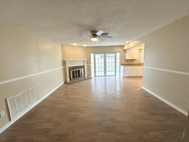 Building Photo - 503 Hillside Ct