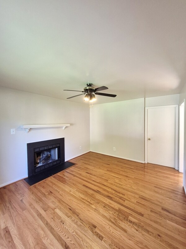 Building Photo - 9019 Double Tree Ln