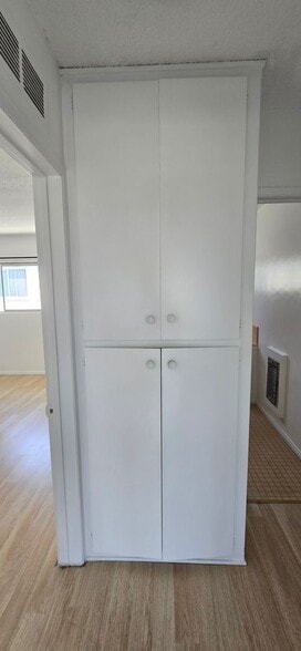 Building Photo - 1308 N Poinsettia Pl