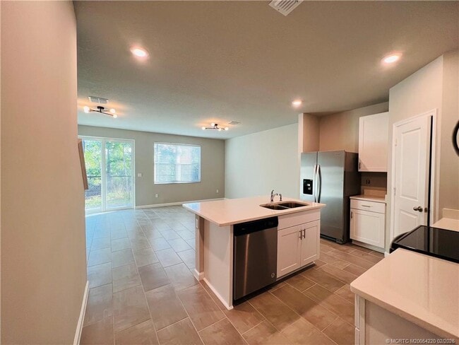 Building Photo - 3913 SE Mentmore Ln