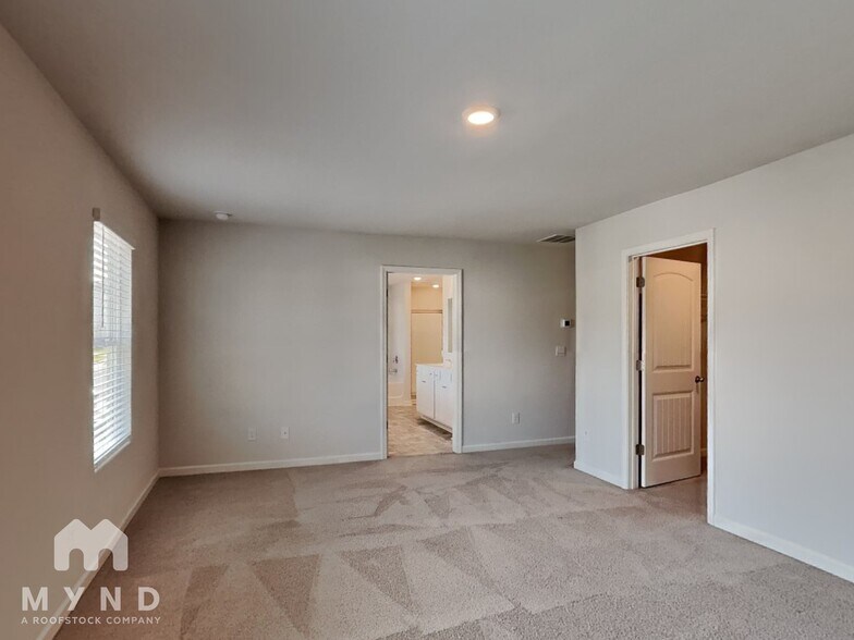 Building Photo - 262 Barnwood Ln