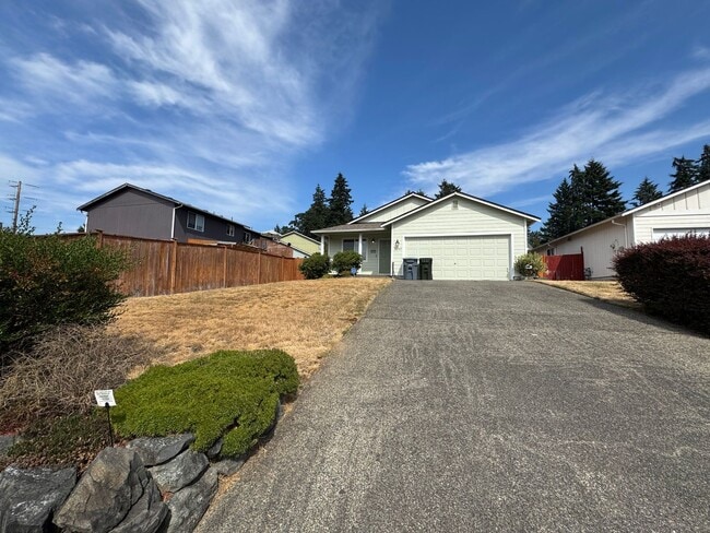 Building Photo - Beautiful One Story House - 3 bed in Spanaway!