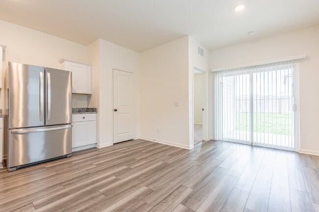 Building Photo - 5631 Pearl Mdw