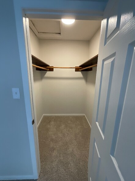 Building Photo - 102 Northwinds Dr