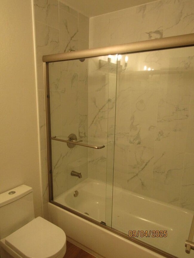 Building Photo - Newly remodeled single story home walking ...