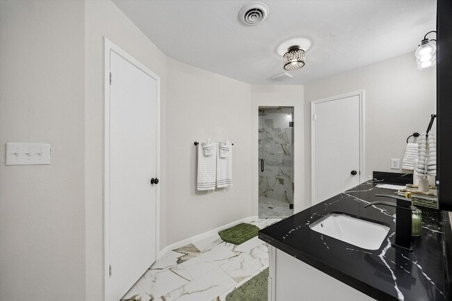 Building Photo - 2930 Riata Ln