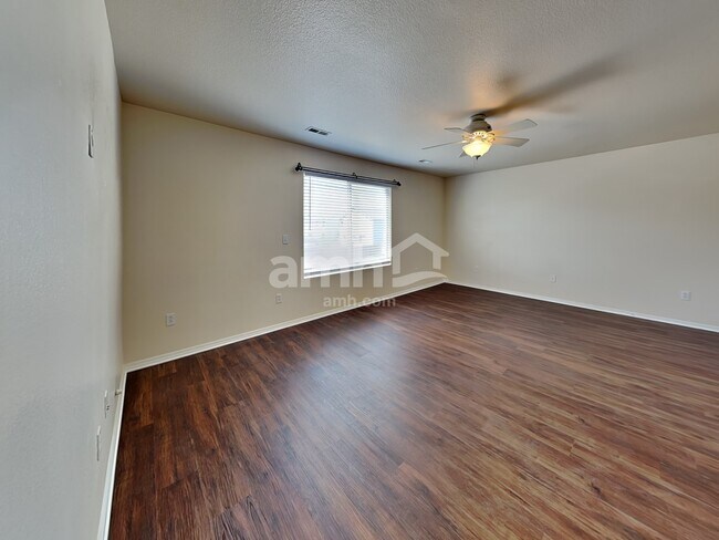 Building Photo - 1006 W 180 S