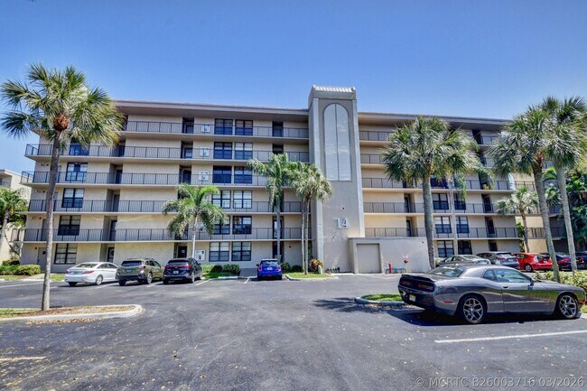 Building Photo - 14 Royal Palm Way