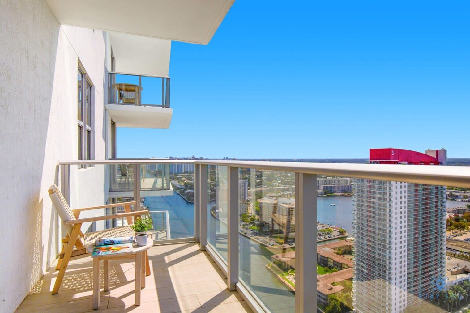 Building Photo - 4010 S Ocean Dr