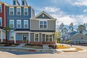 Building Photo - Charming Craftsman-Style 3-Bedroom Townhome in Garner!