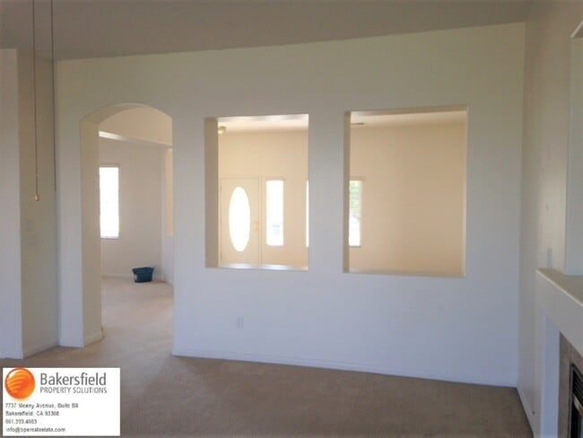 Building Photo - 6605 Chinook Falls Dr